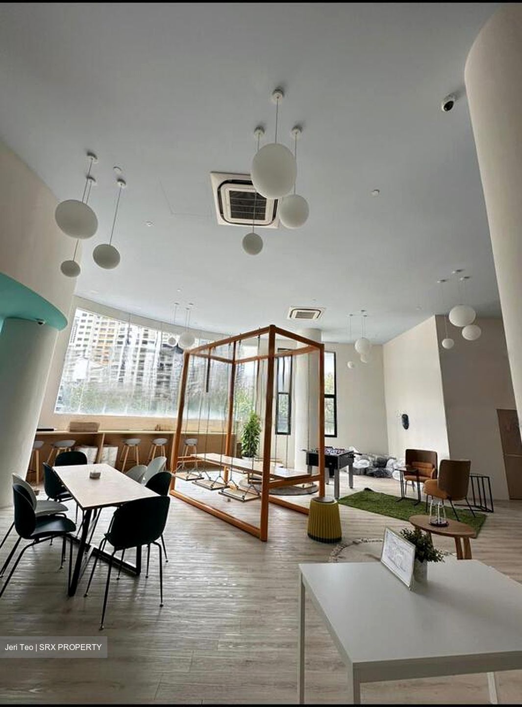 Alexandra Road (D3), Factory #454984001